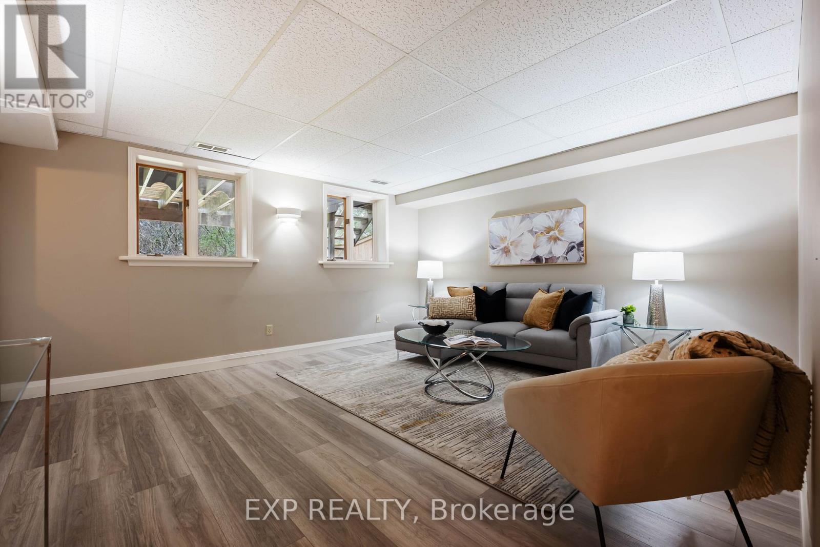 9 WELLINGTON STREET - 43