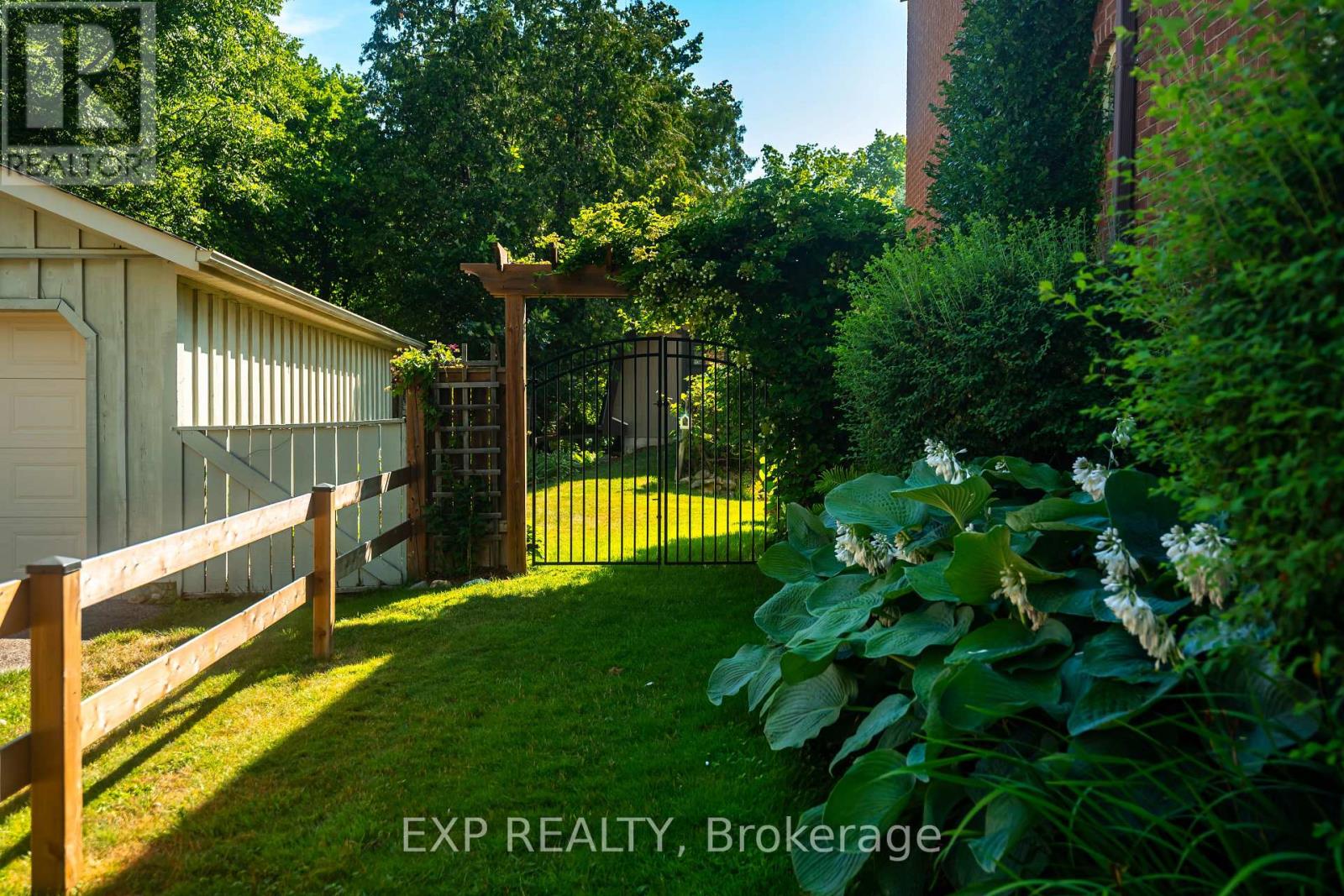 9 WELLINGTON STREET - 44