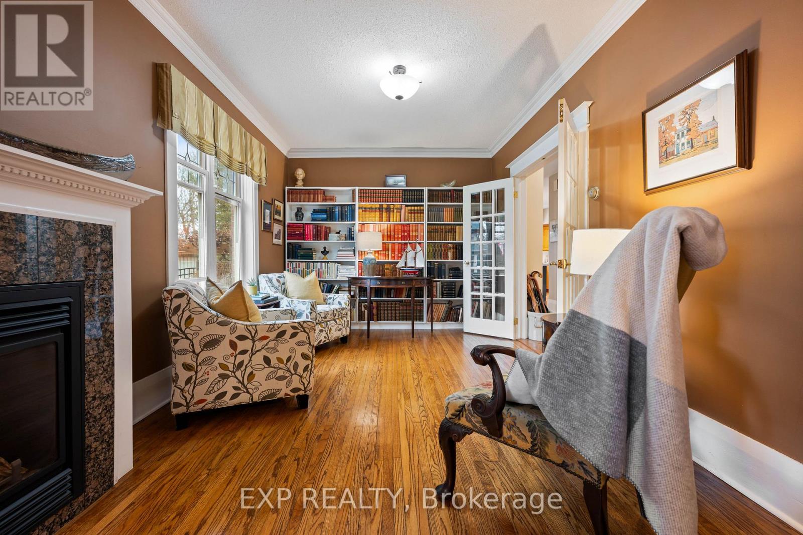 9 WELLINGTON STREET - 9