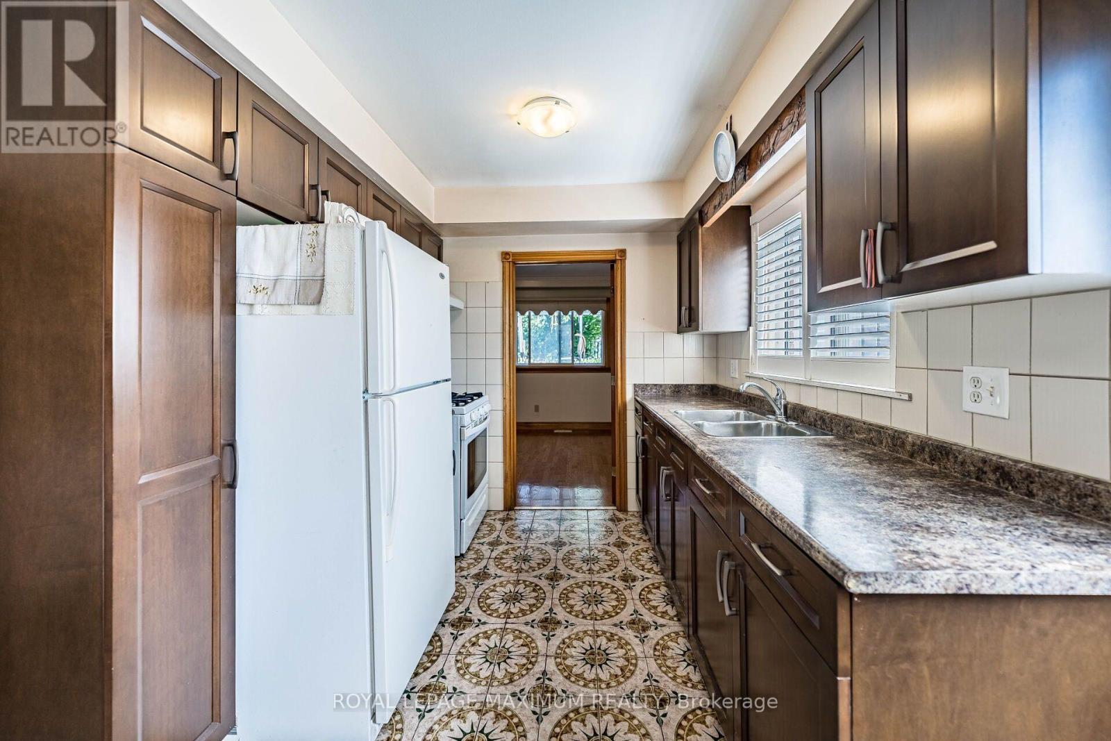 40 BROADOAKS DRIVE - 15