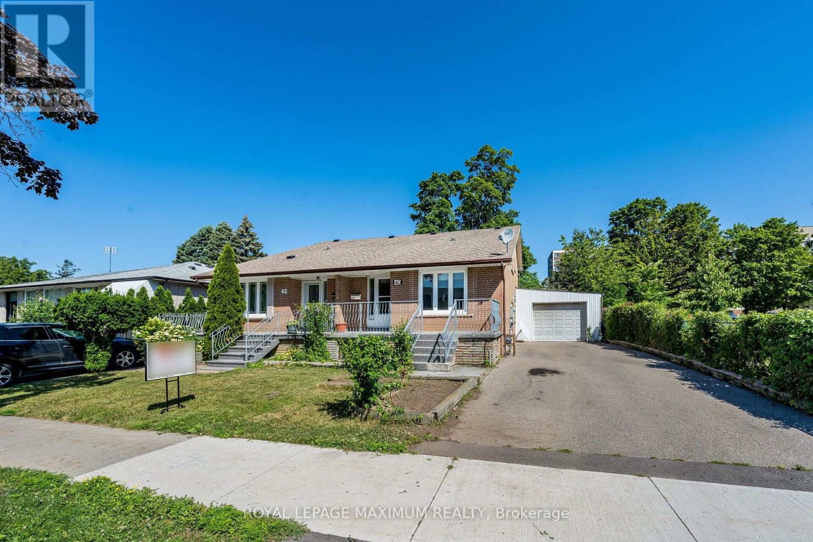 40 BROADOAKS DRIVE - 2