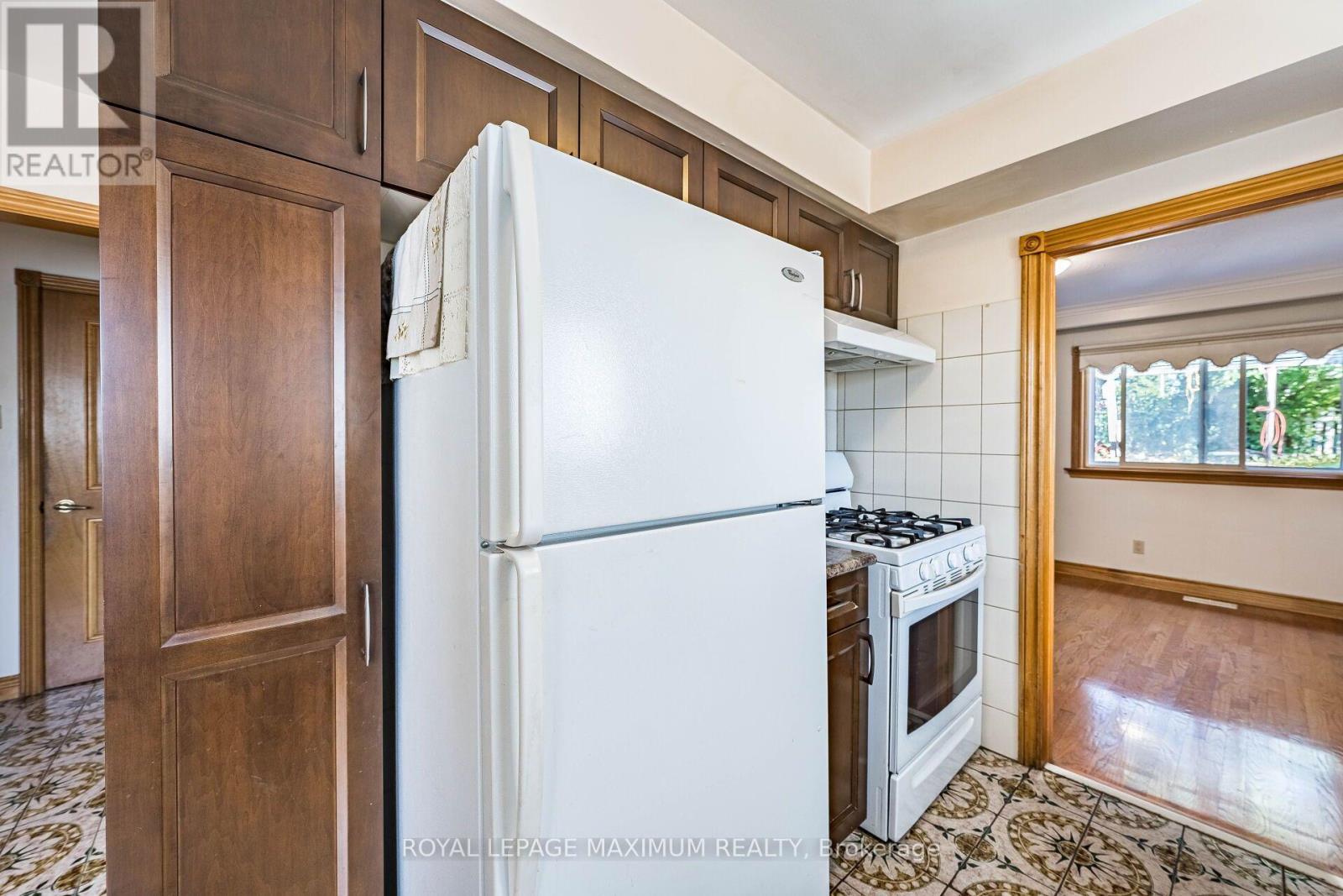 40 BROADOAKS DRIVE - 20