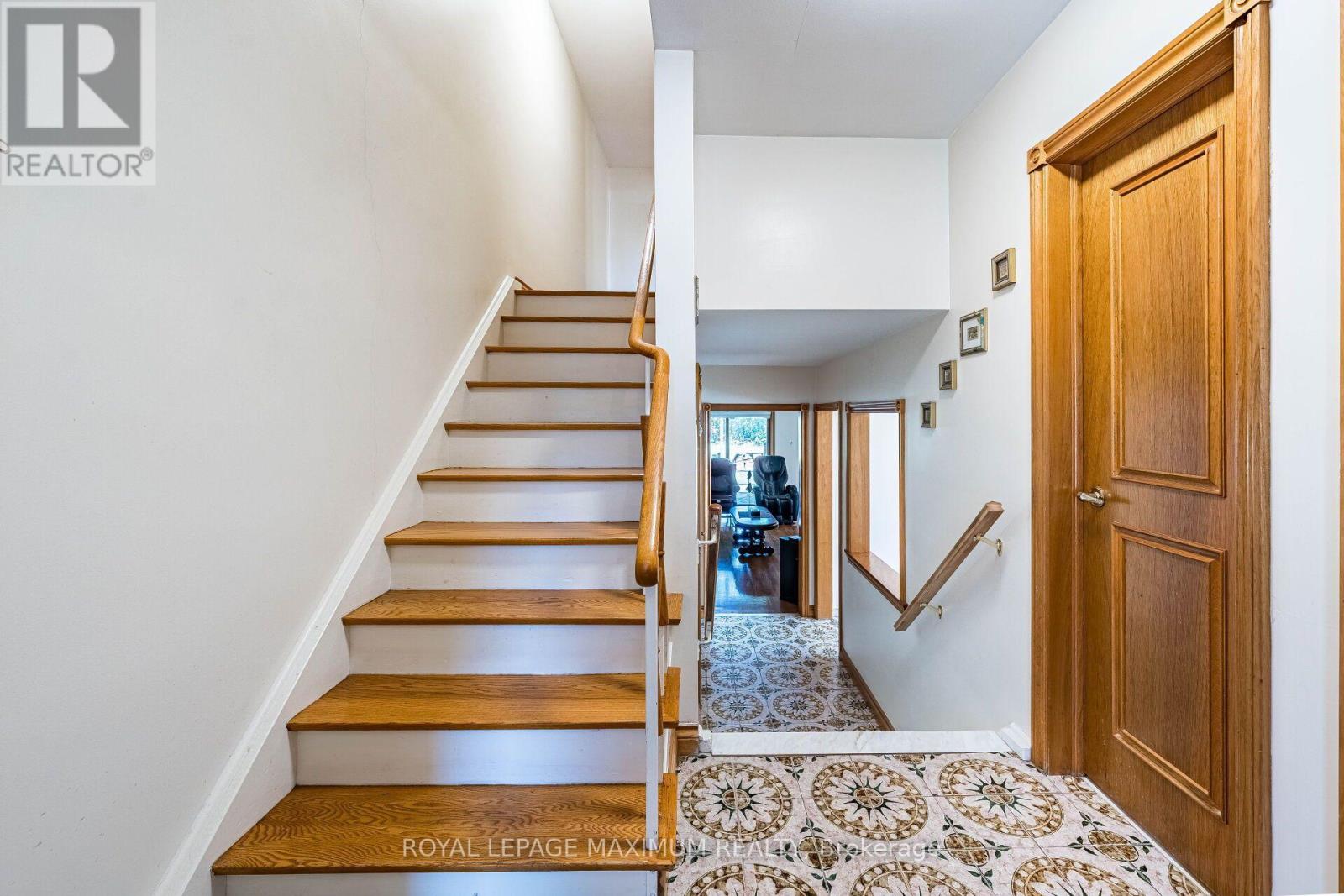 40 BROADOAKS DRIVE - 26
