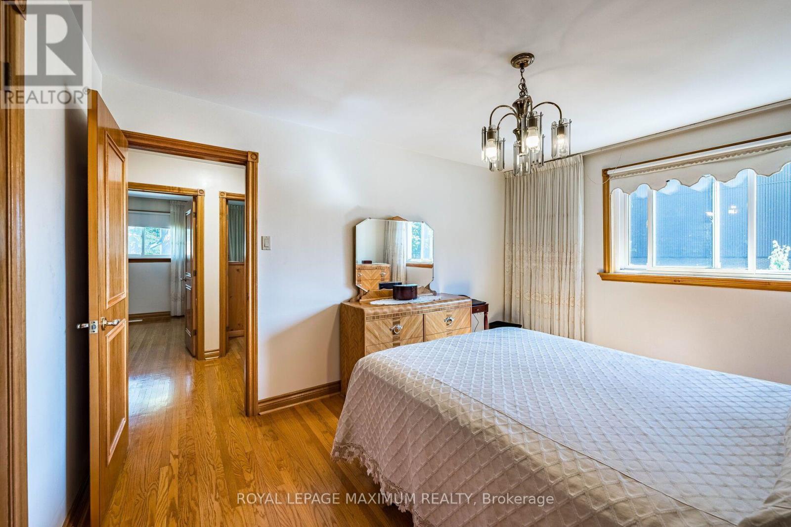 40 BROADOAKS DRIVE - 28