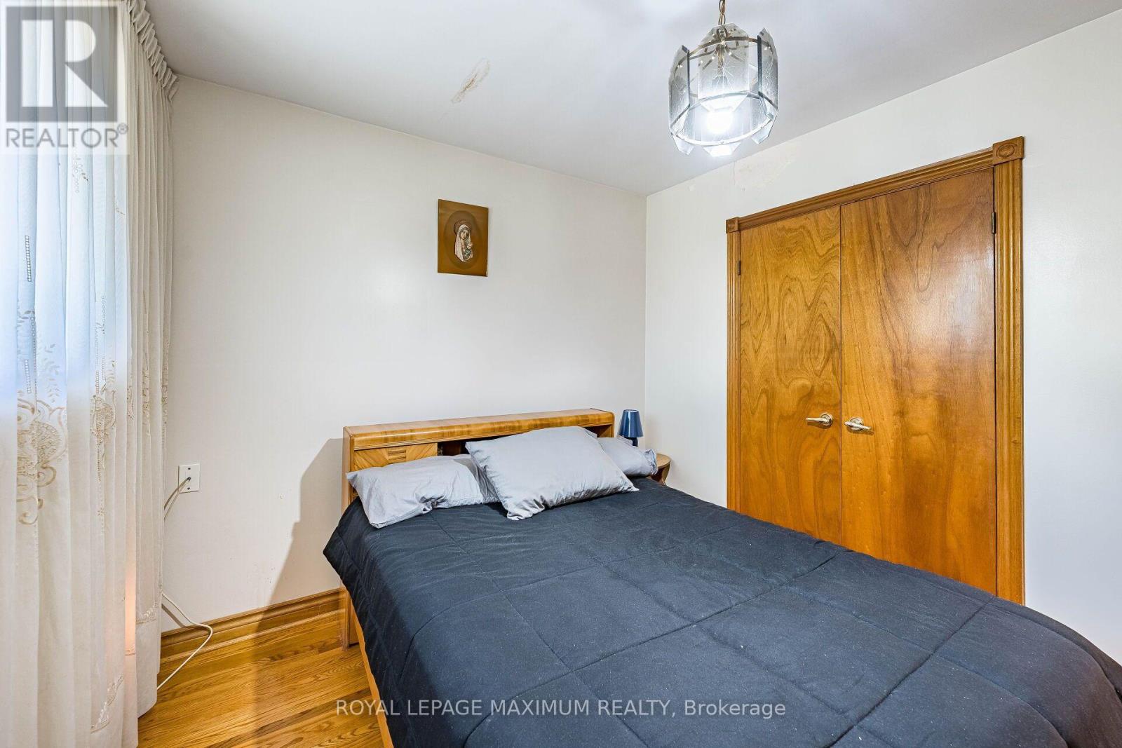 40 BROADOAKS DRIVE - 29