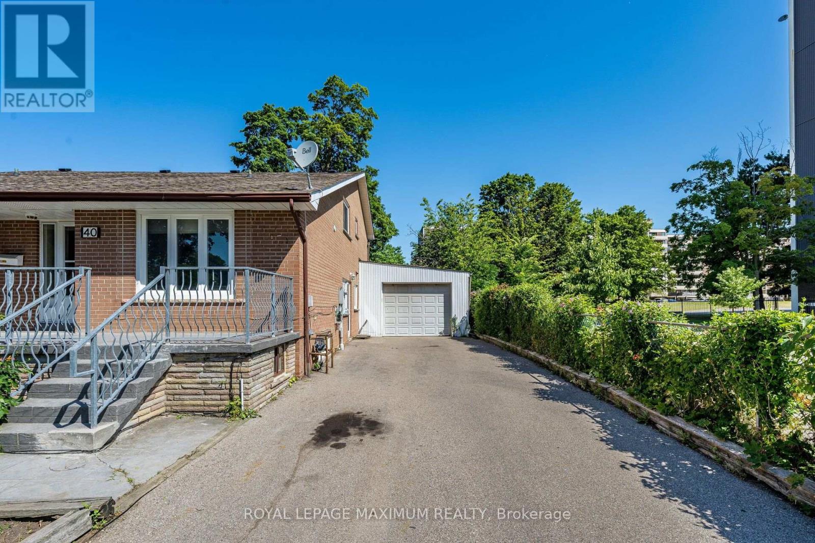 40 BROADOAKS DRIVE - 3