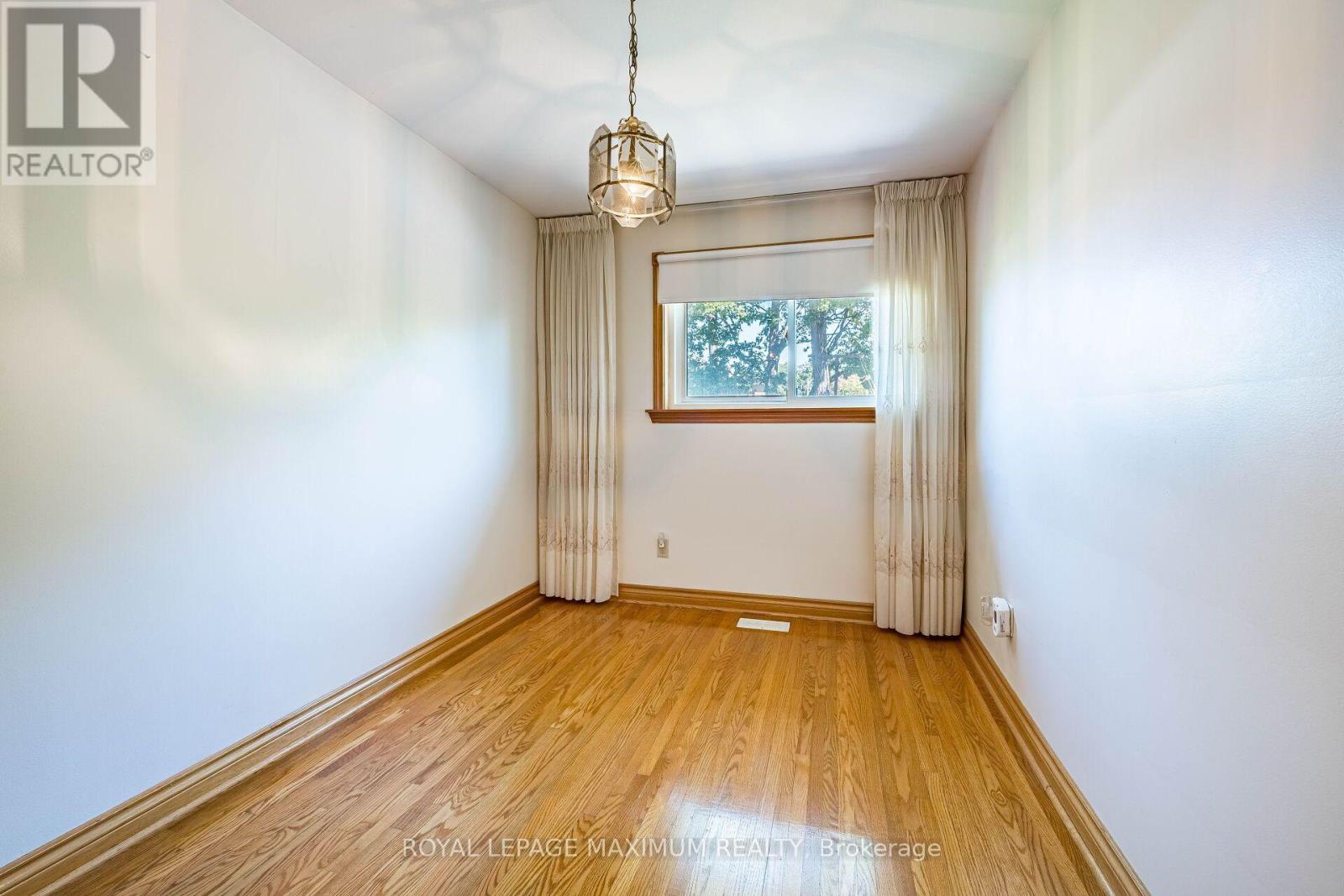 40 BROADOAKS DRIVE - 31