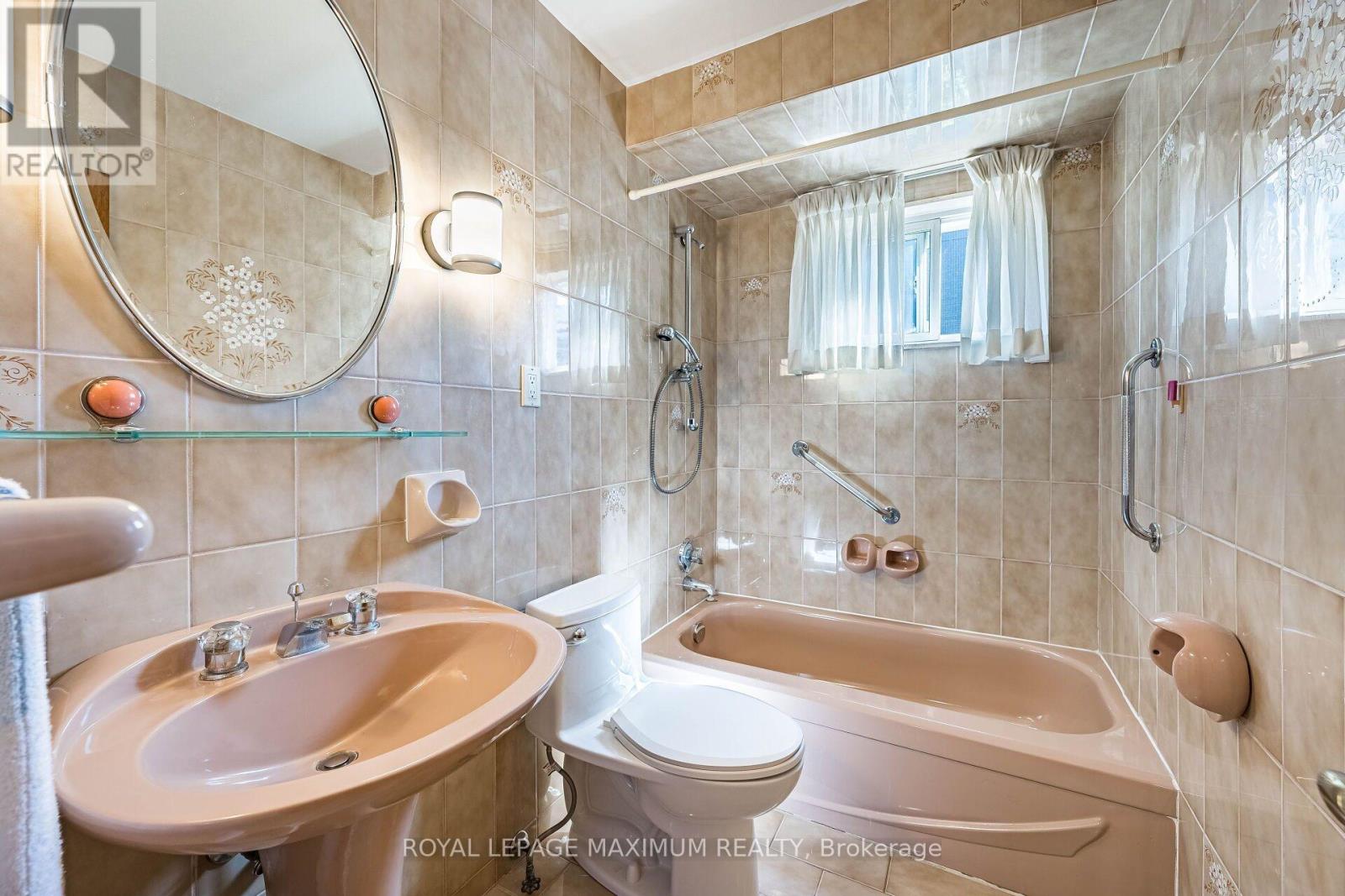 40 BROADOAKS DRIVE - 33