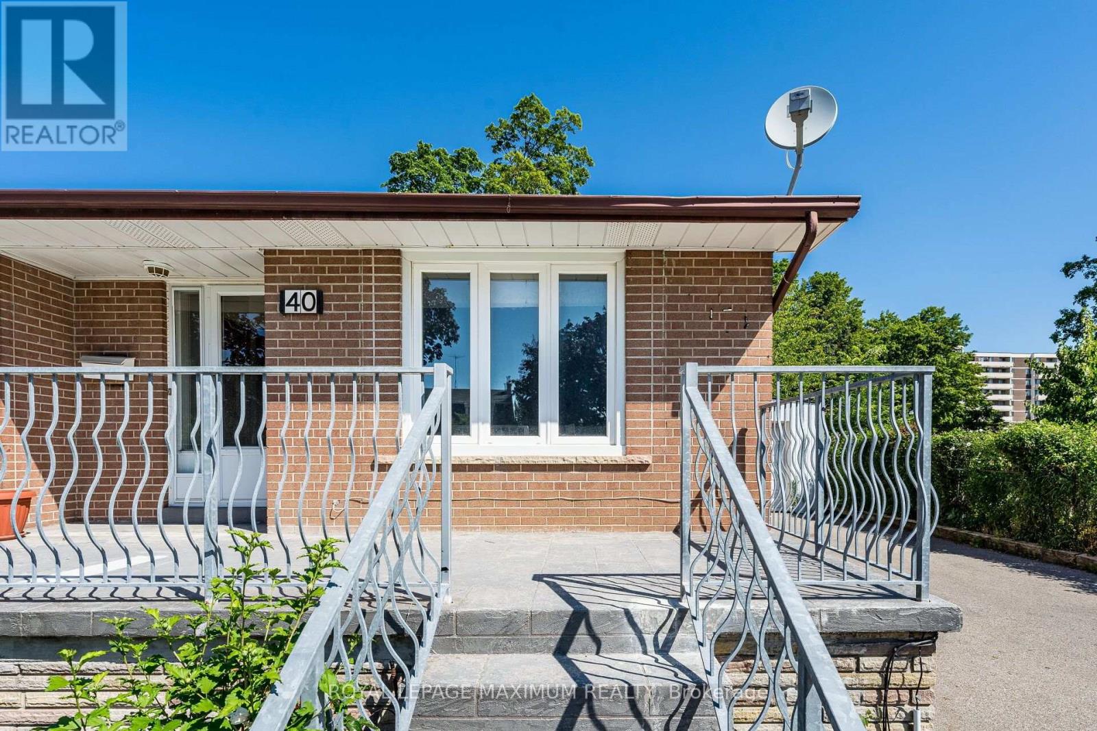 40 BROADOAKS DRIVE - 4