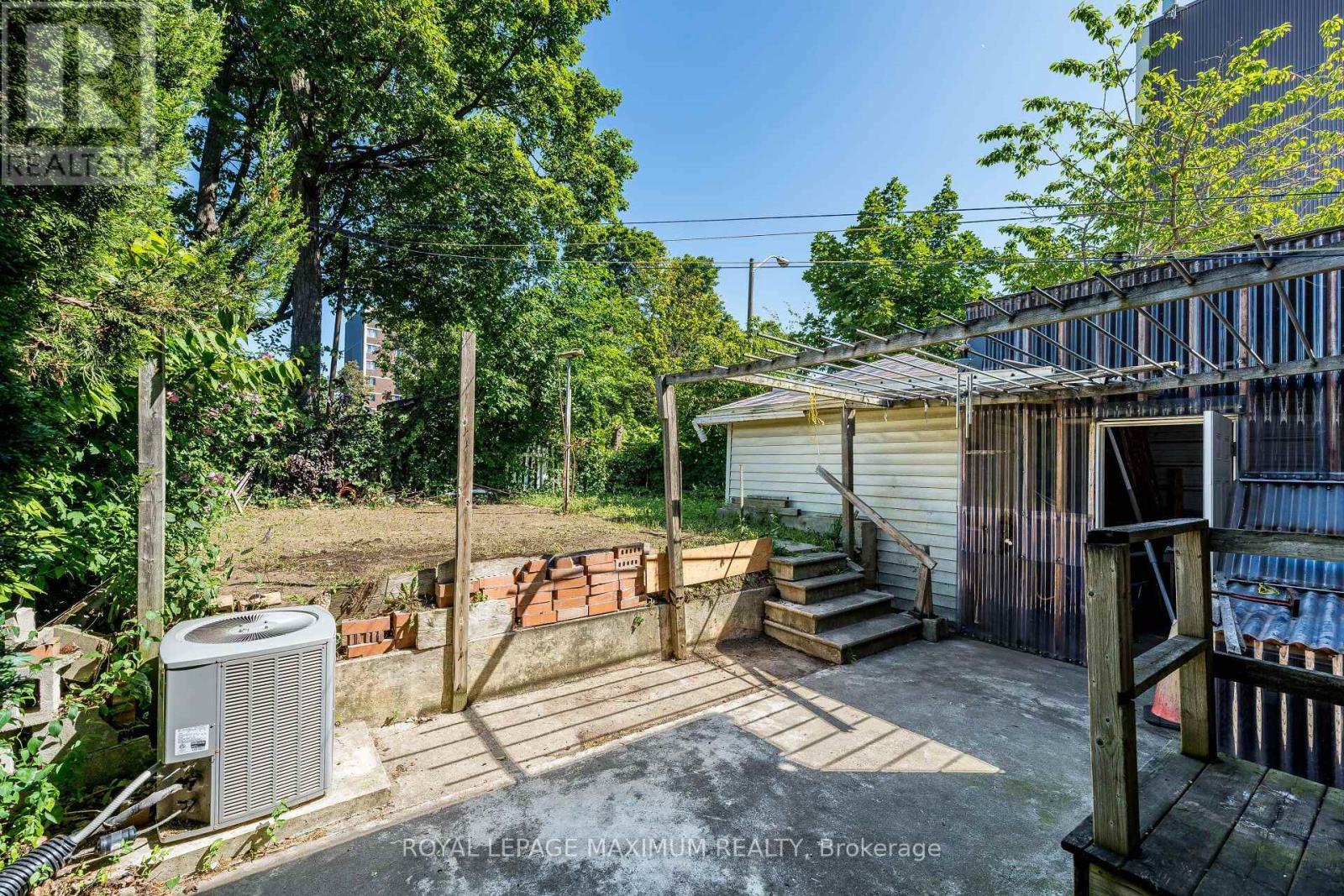 40 BROADOAKS DRIVE - 45