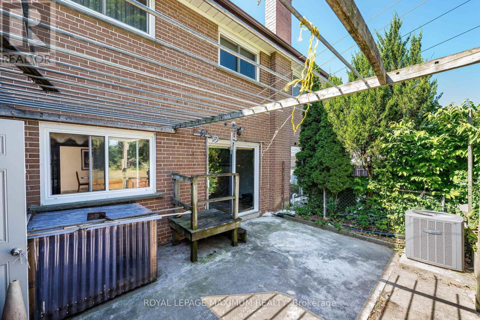 40 BROADOAKS DRIVE - 46