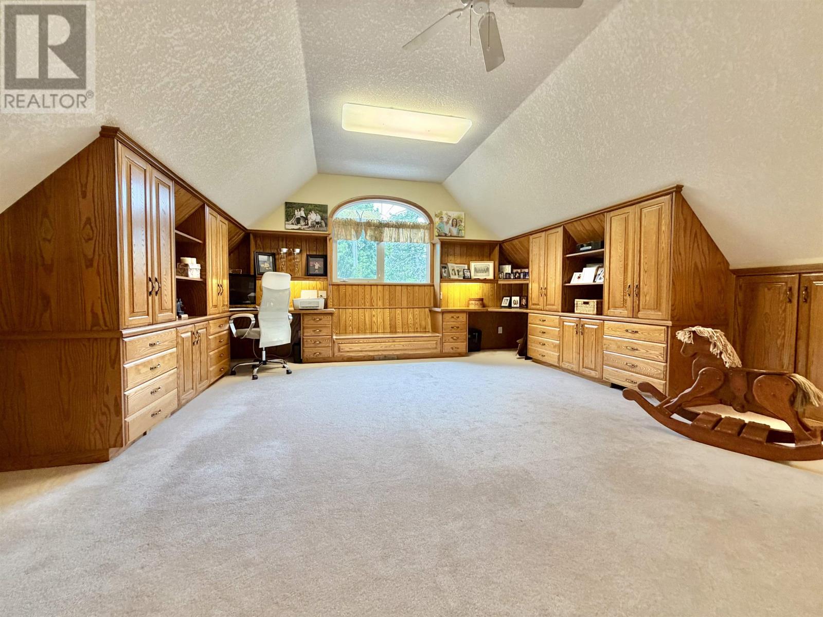 498B HWY 11 E - 22