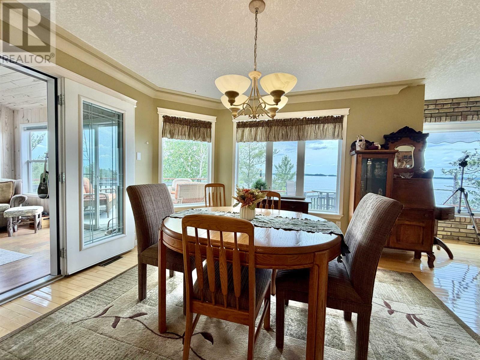 498B HWY 11 E - 9