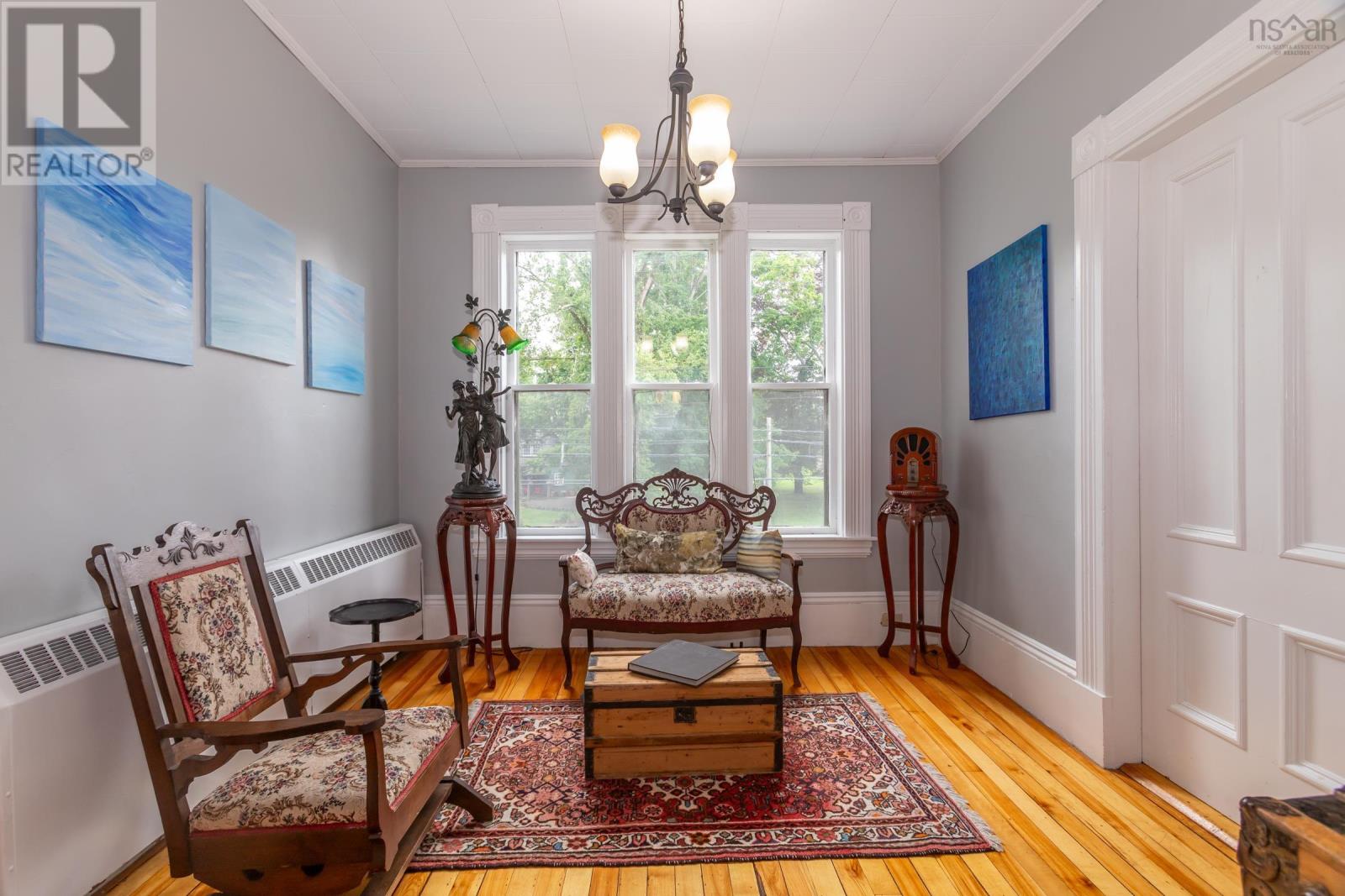Property 25 of 49 of 548 St. George Street