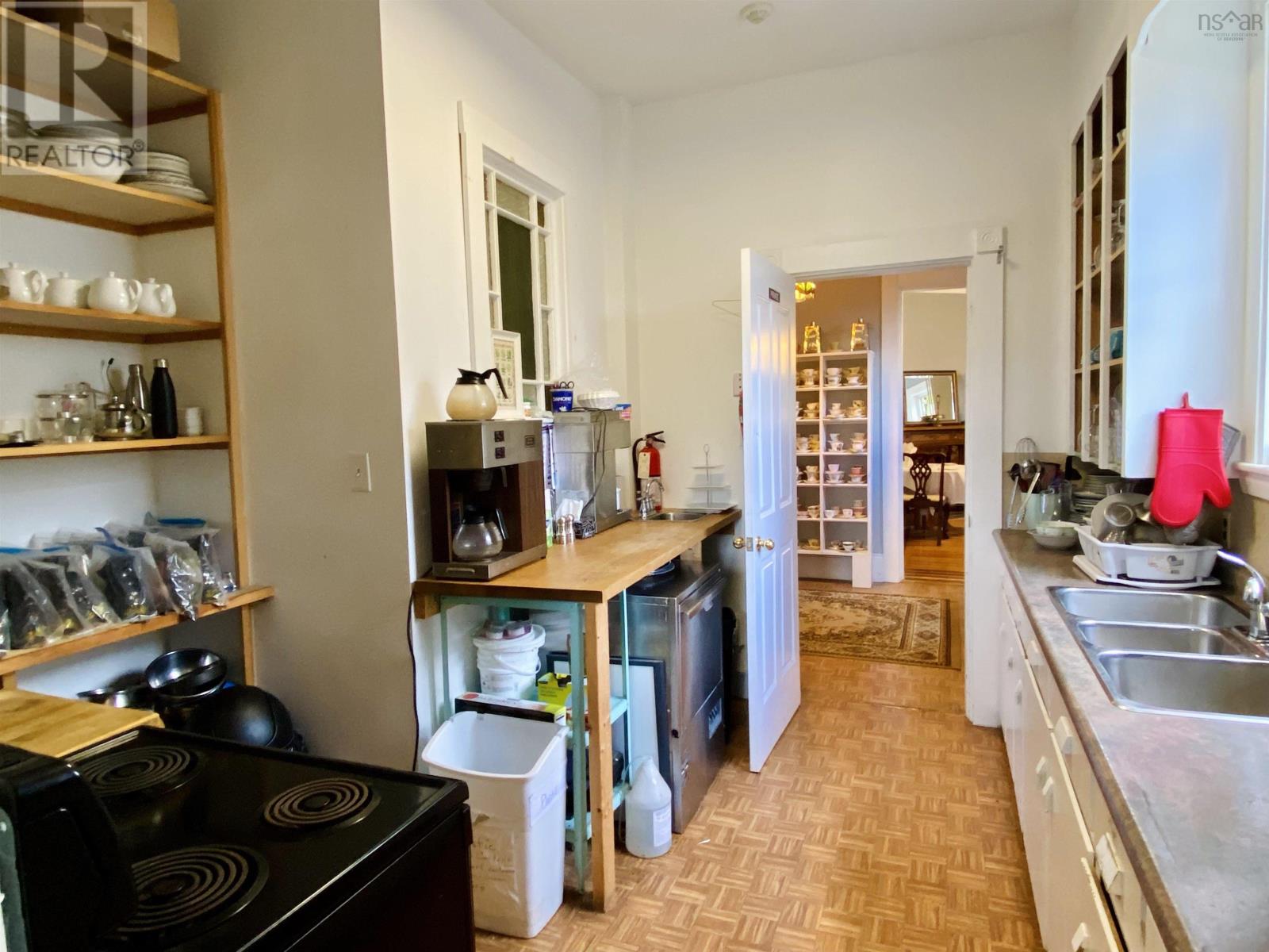 Property 36 of 49 of 548 St. George Street