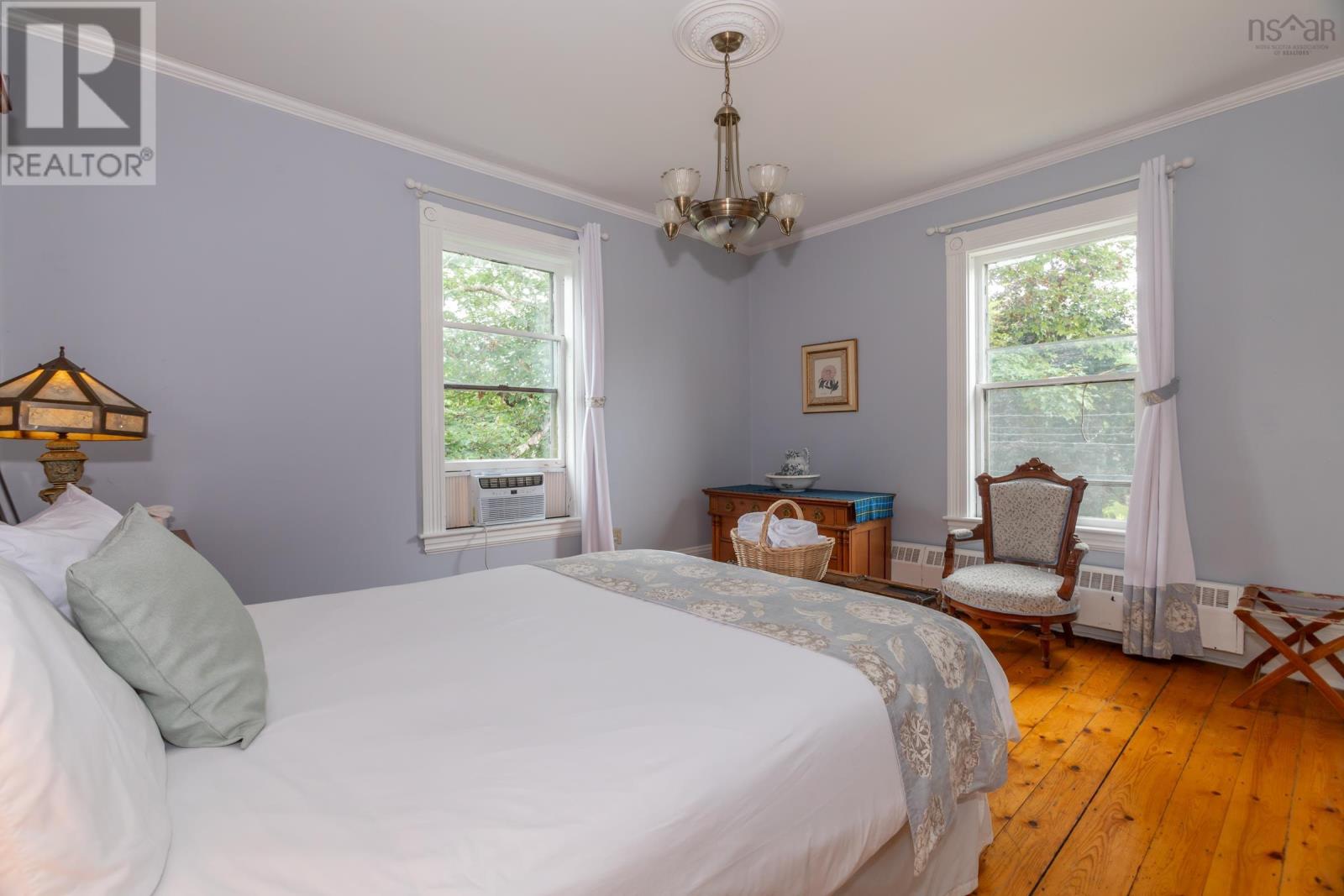 Property 34 of 49 of 548 St. George Street