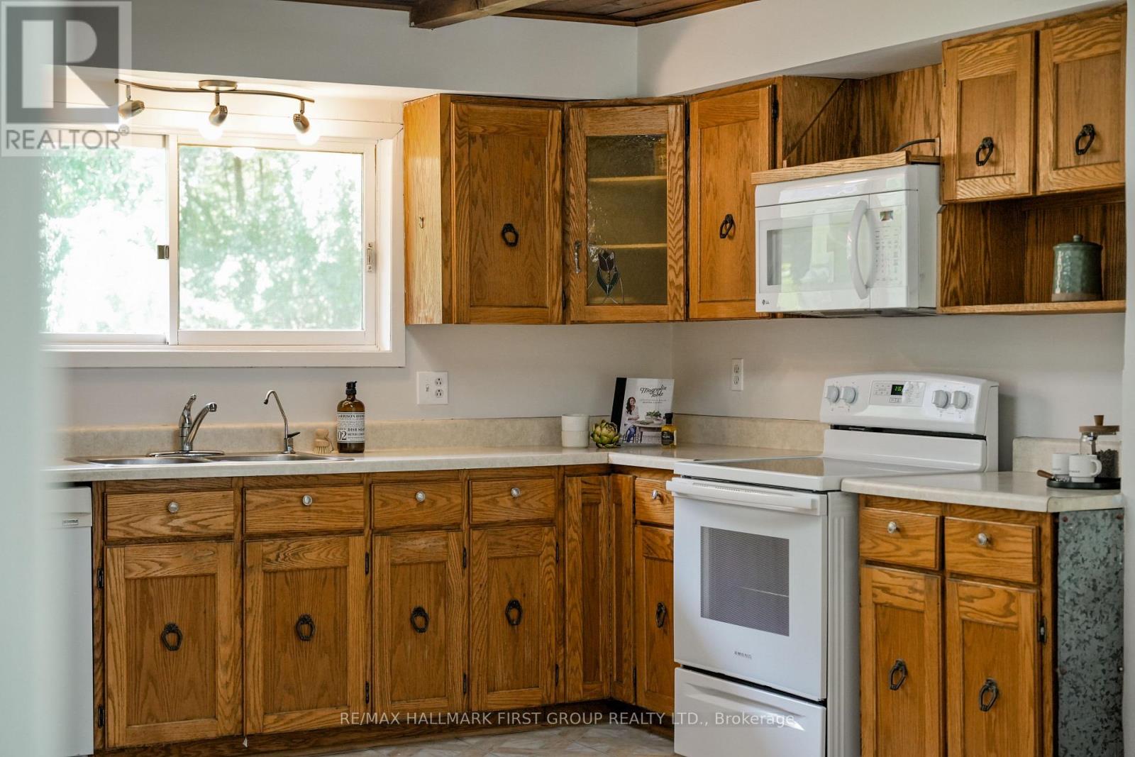 226 BRADLEY HOLLOW ROAD - Image 16