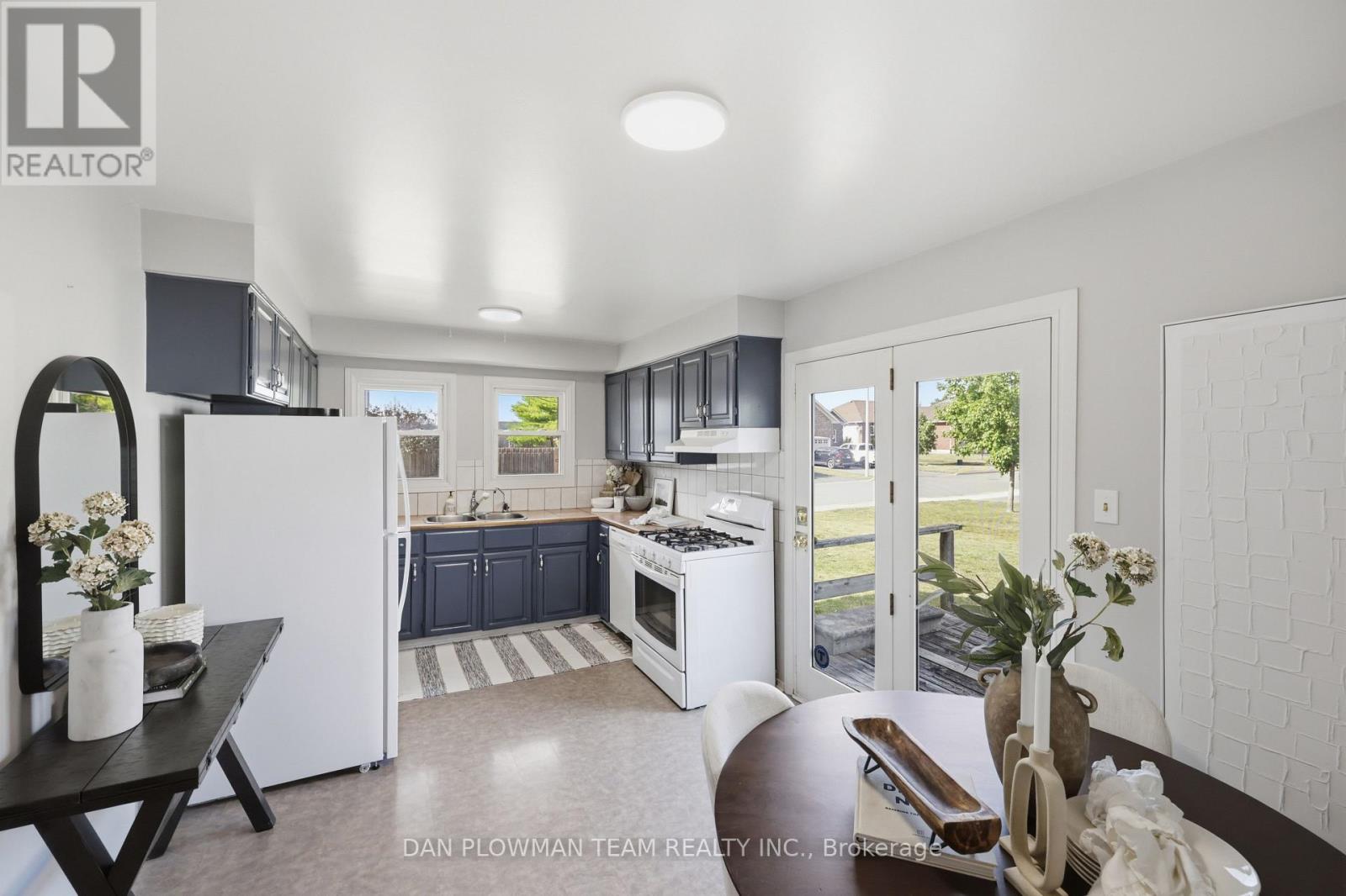 7 SPRUCE STREET - Image 11