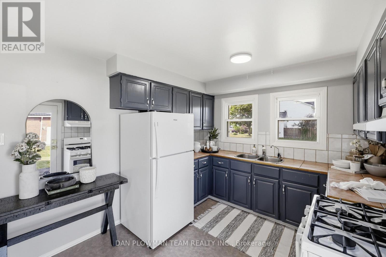 7 SPRUCE STREET - Image 12