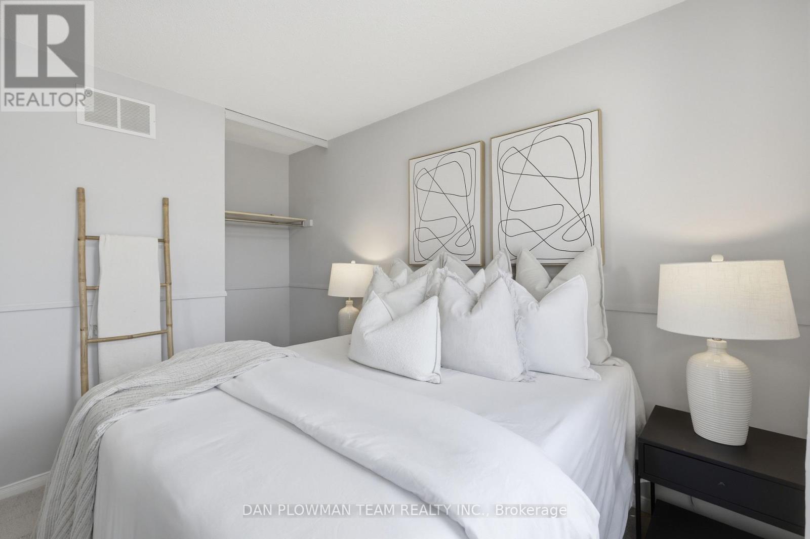 7 SPRUCE STREET - 21