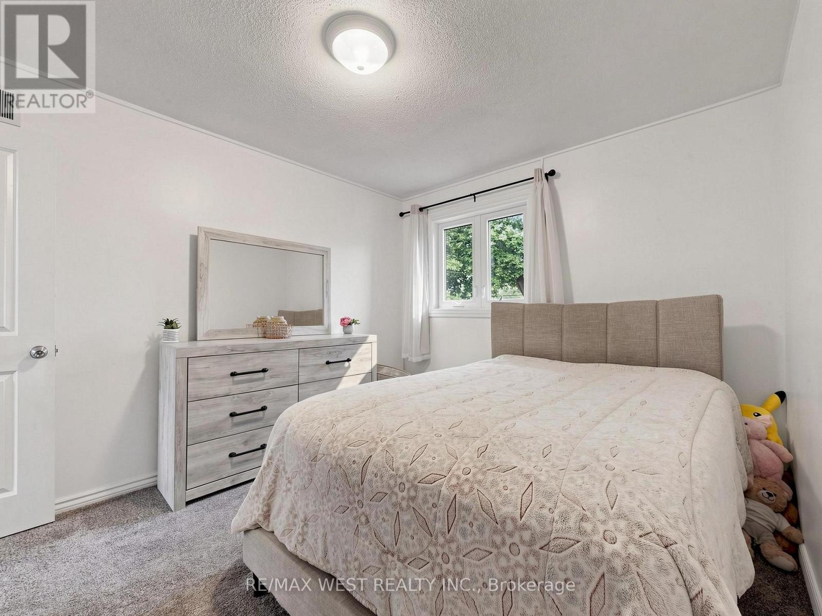 335 EAST AVENUE N - Image 19