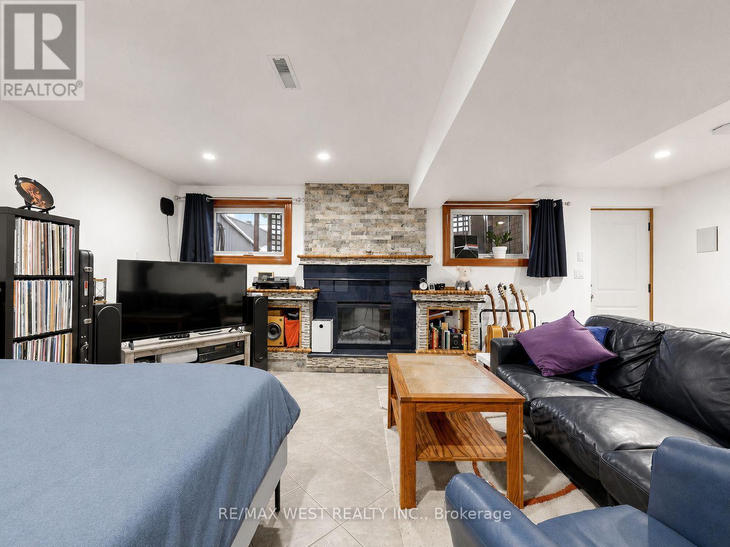 335 EAST AVENUE N - 33