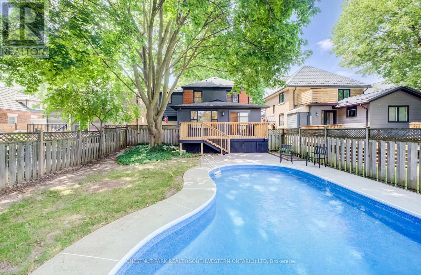 34 MOORE AVENUE N - Image 24