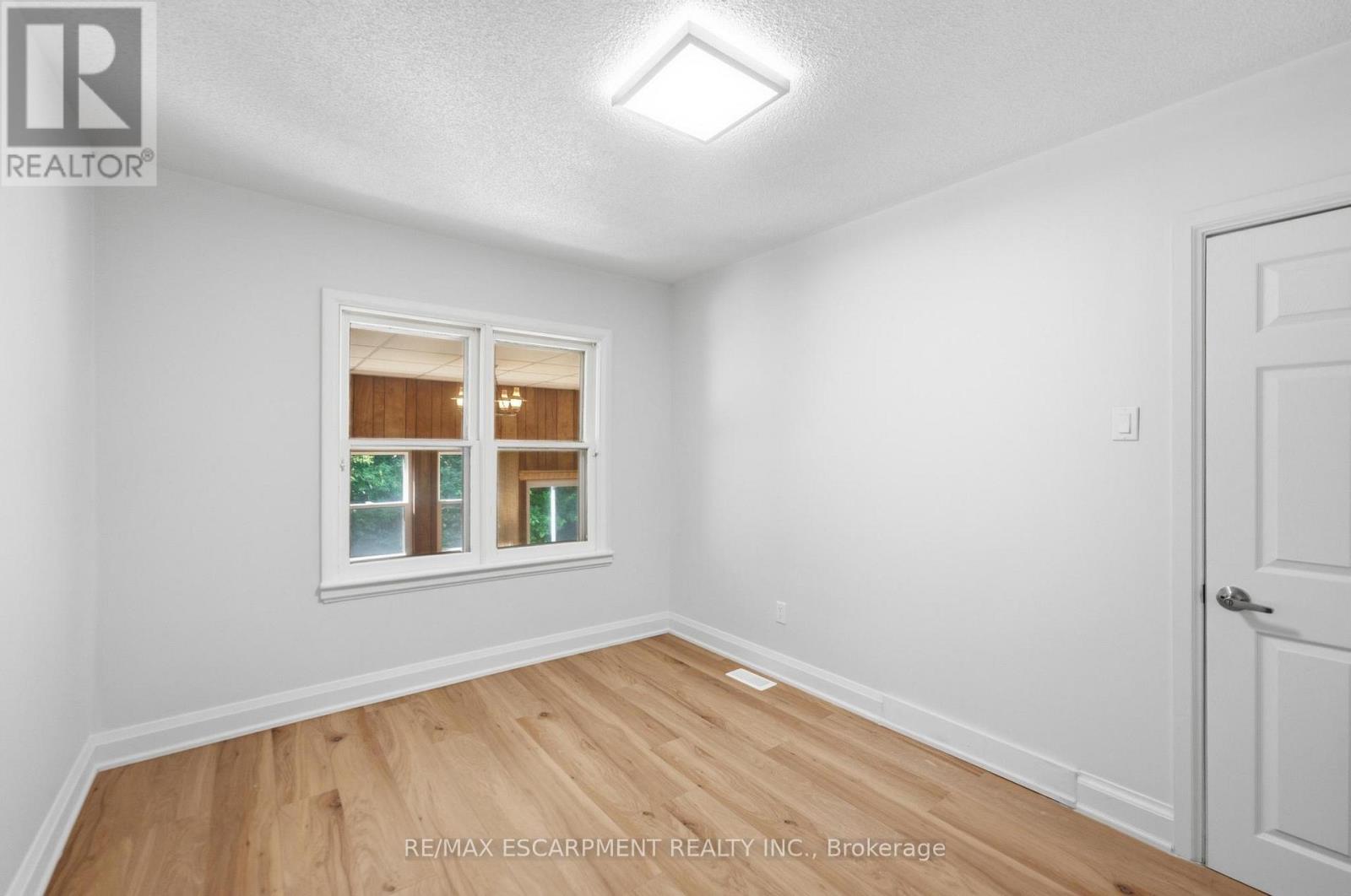 22 DAVID AVENUE - 10