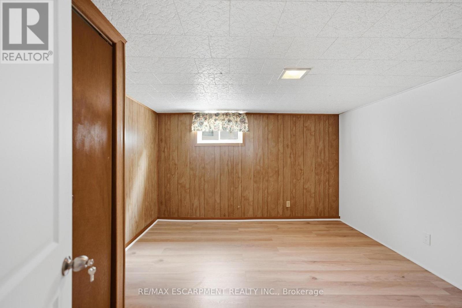 22 DAVID AVENUE - 17