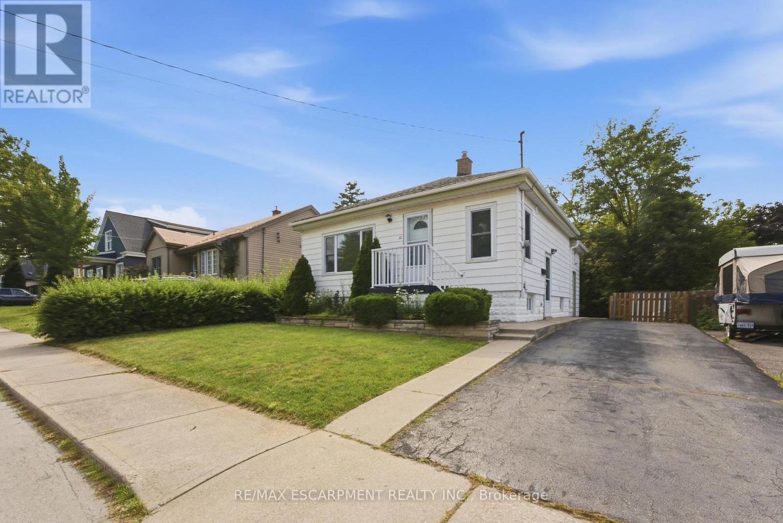 22 DAVID AVENUE - 30