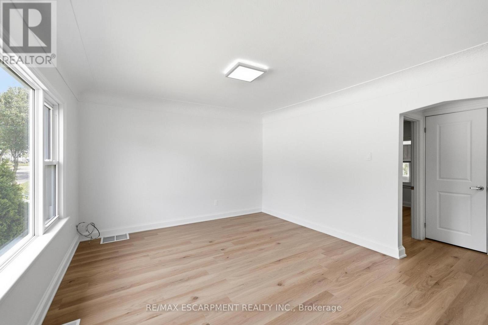 22 DAVID AVENUE - 5
