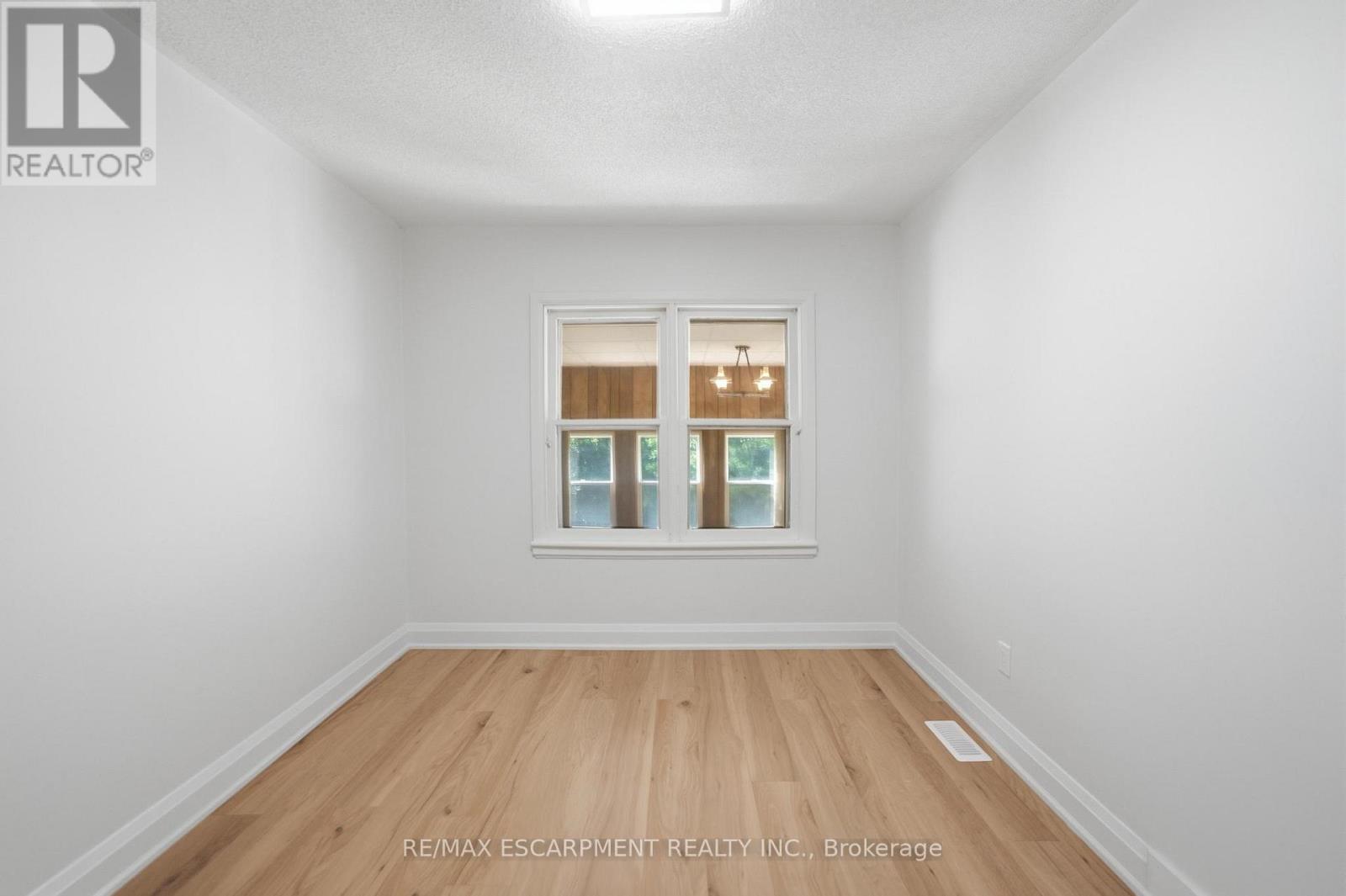 22 DAVID AVENUE - 8