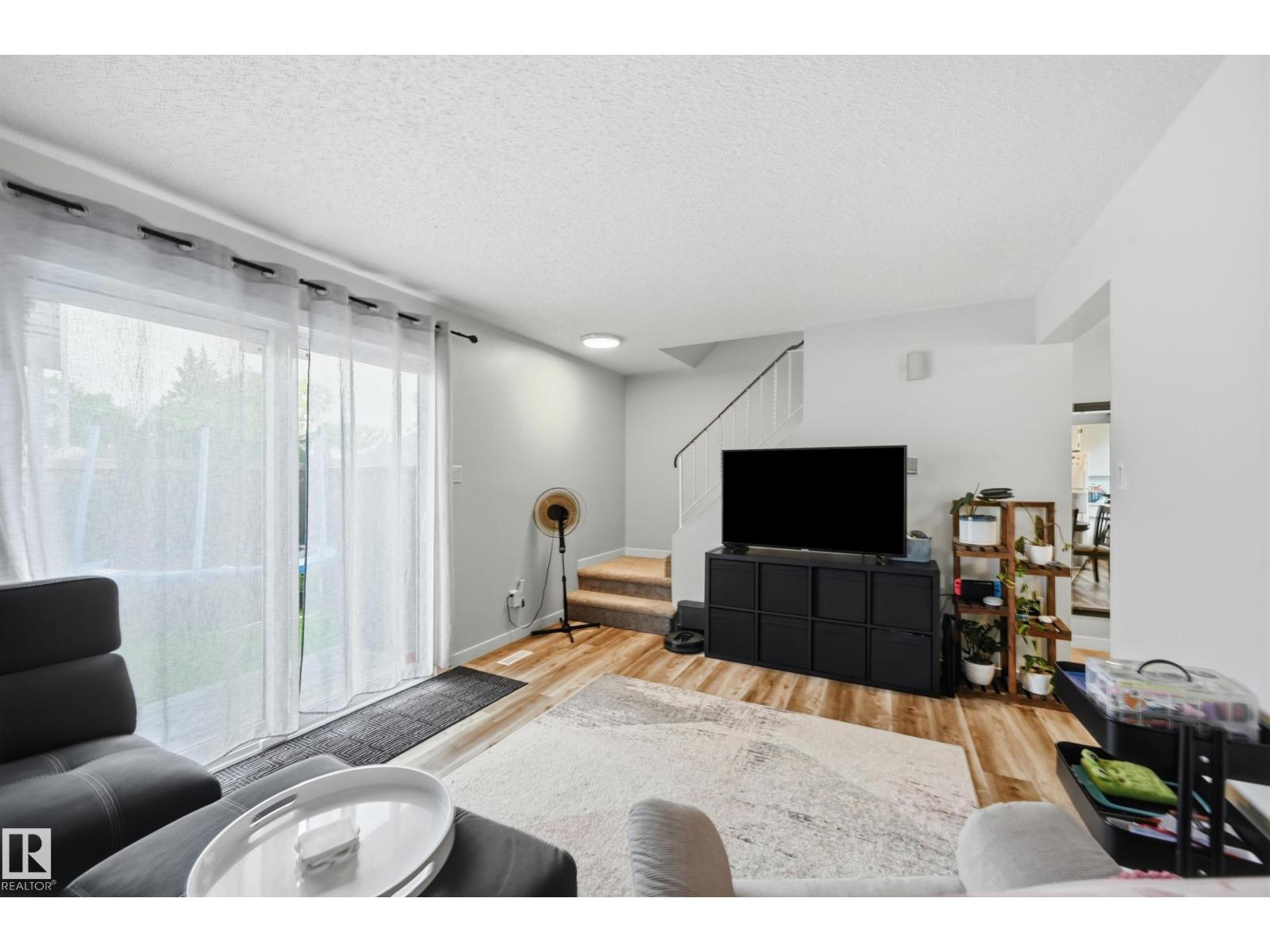 5677 137 AV NW - 11