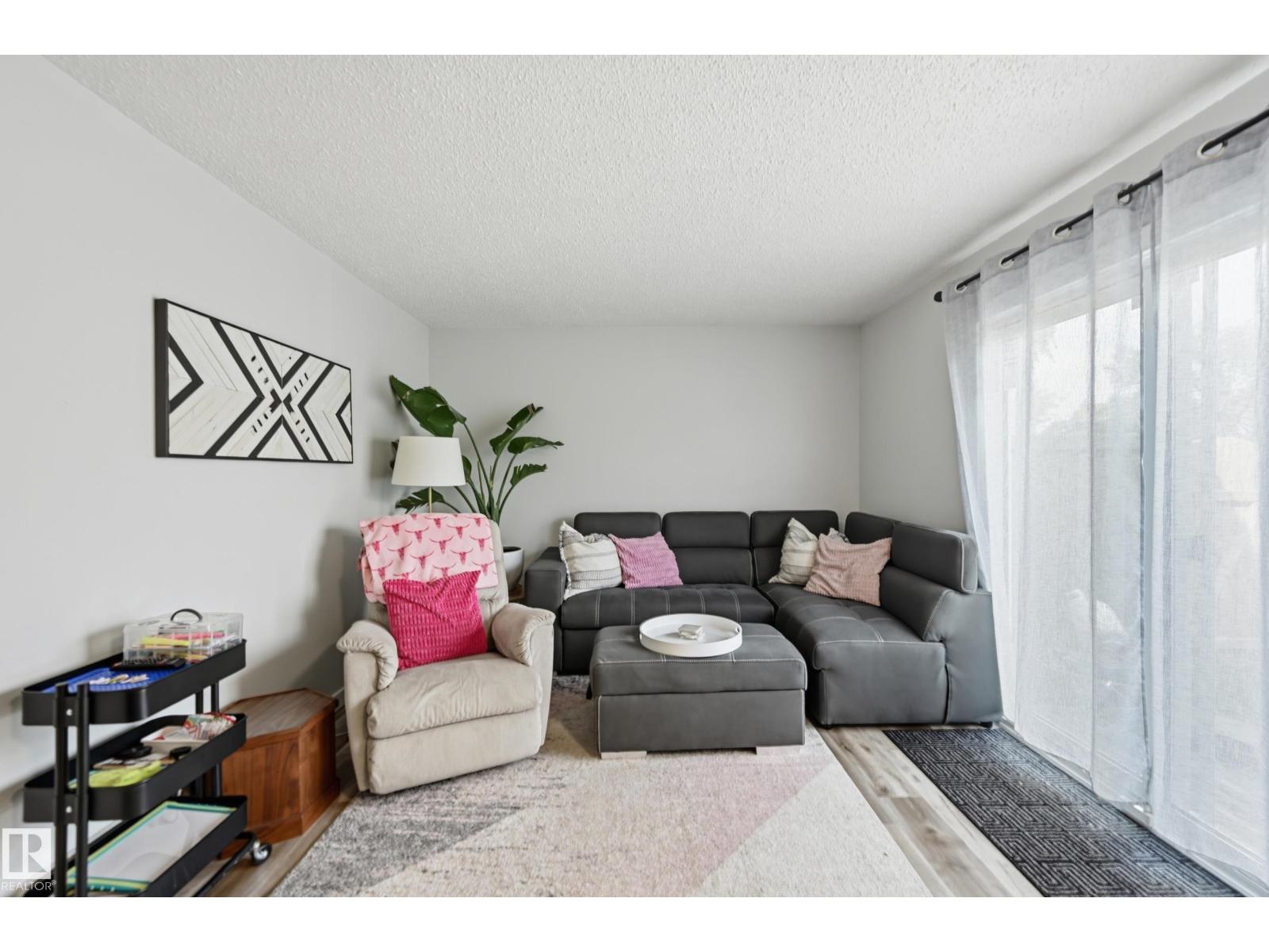 5677 137 AV NW - 12