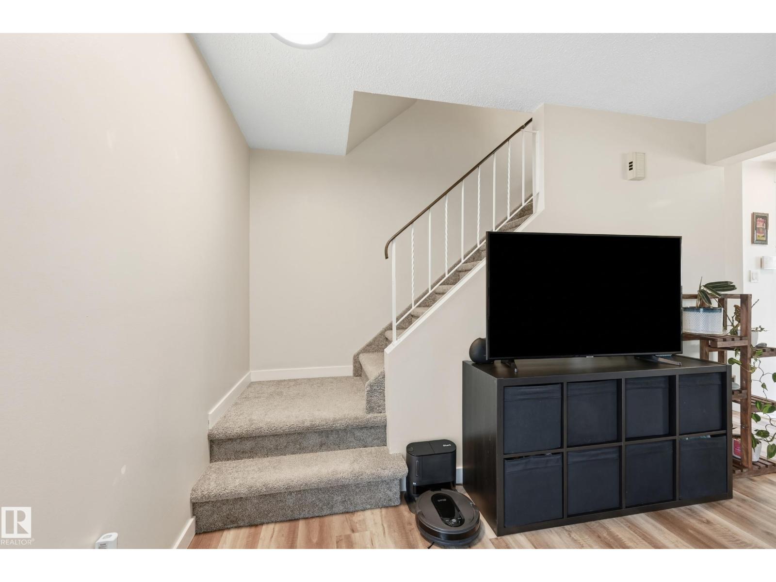 5677 137 AV NW - 13