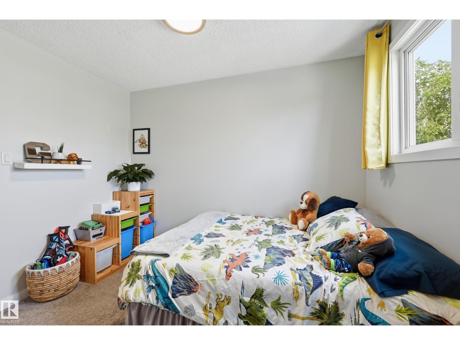 5677 137 AV NW - 18