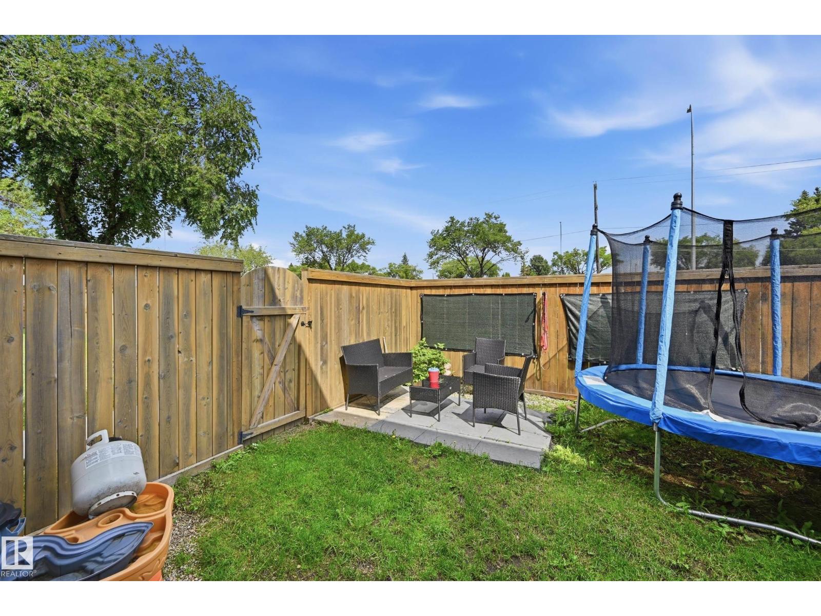 5677 137 AV NW - 23