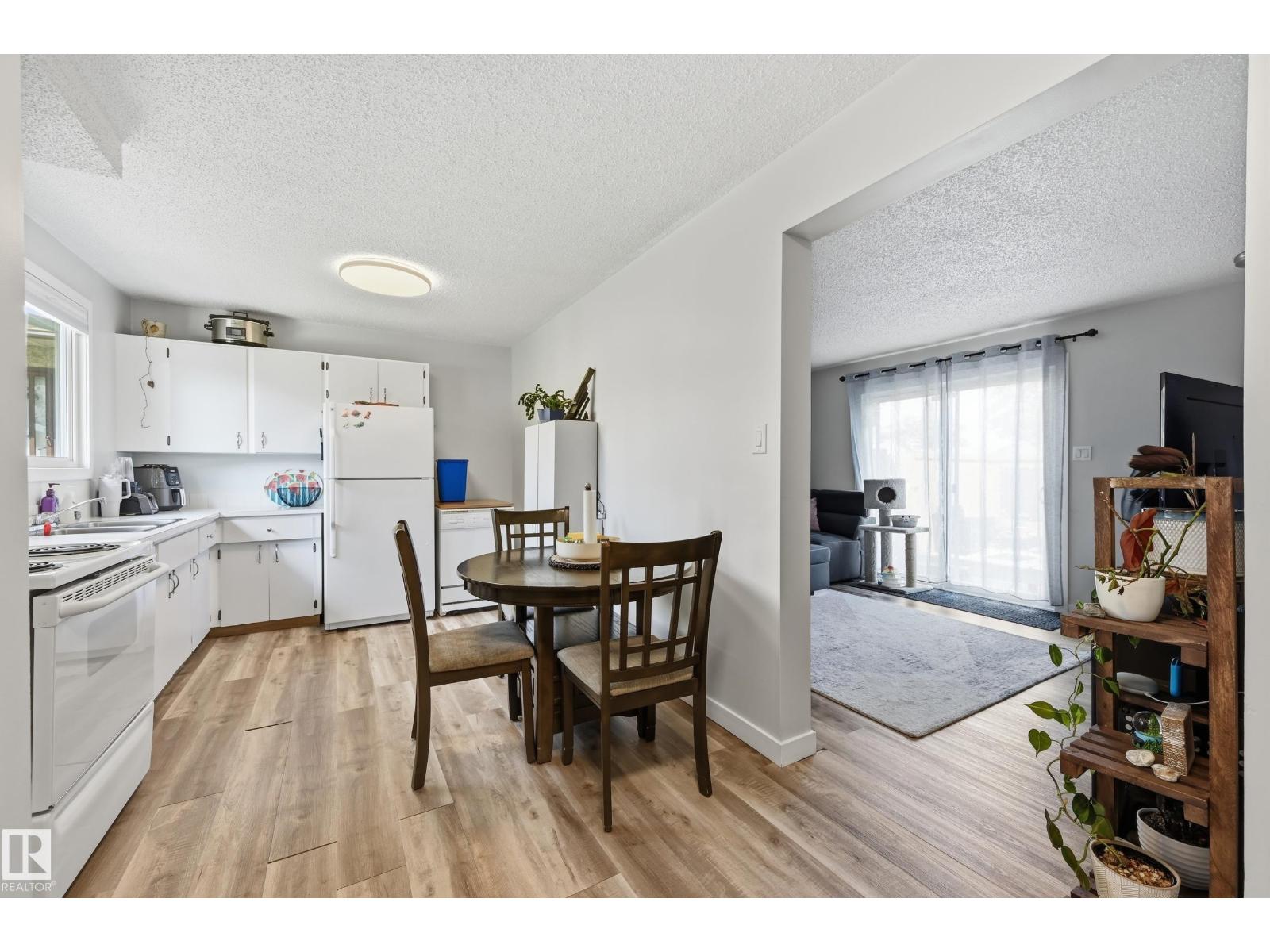 5677 137 AV NW - 4
