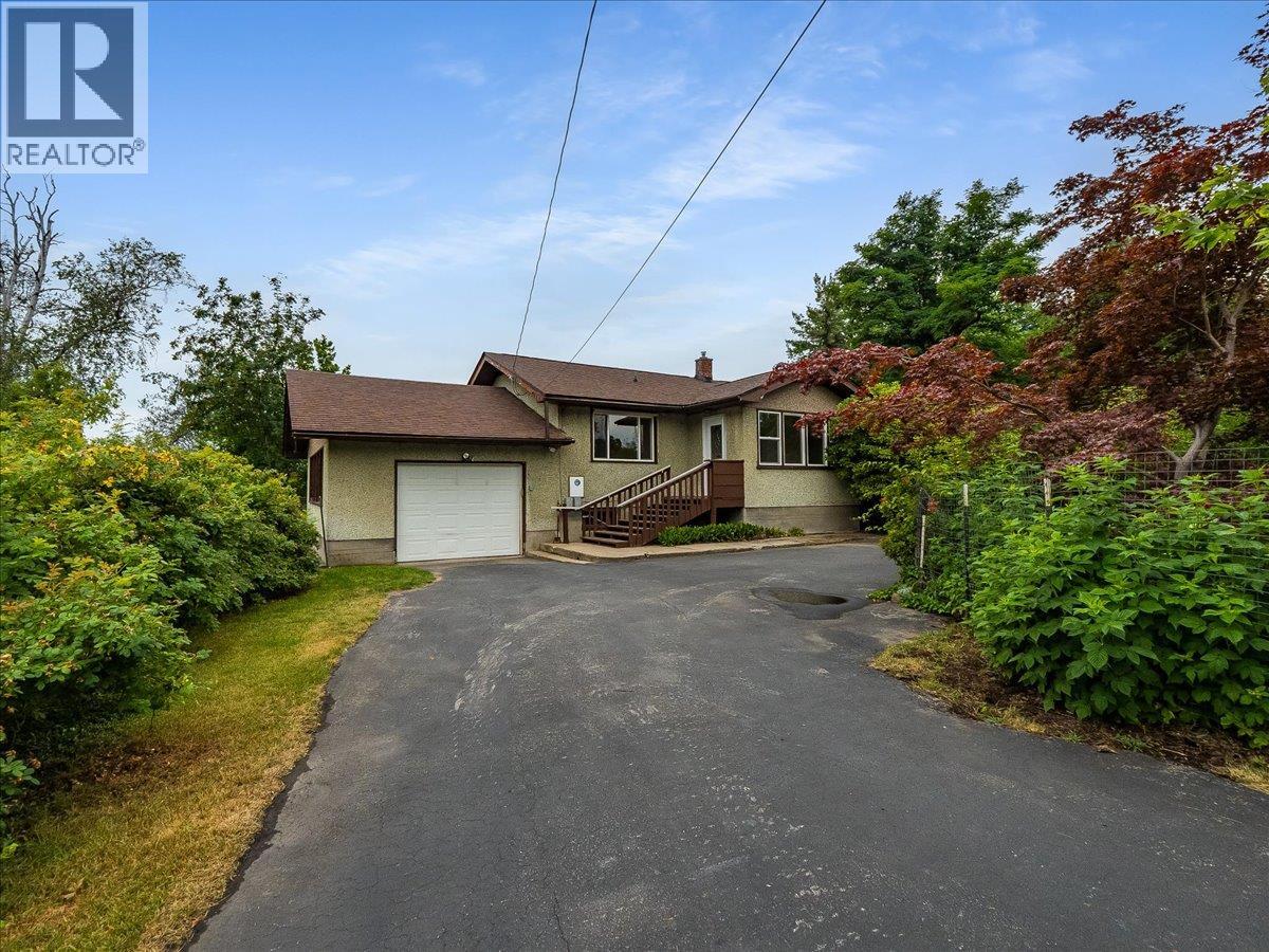 138 100th Street, Castlegar — photo 3