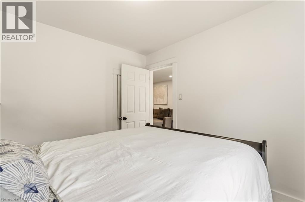 27 EDINBURGH Avenue - 12