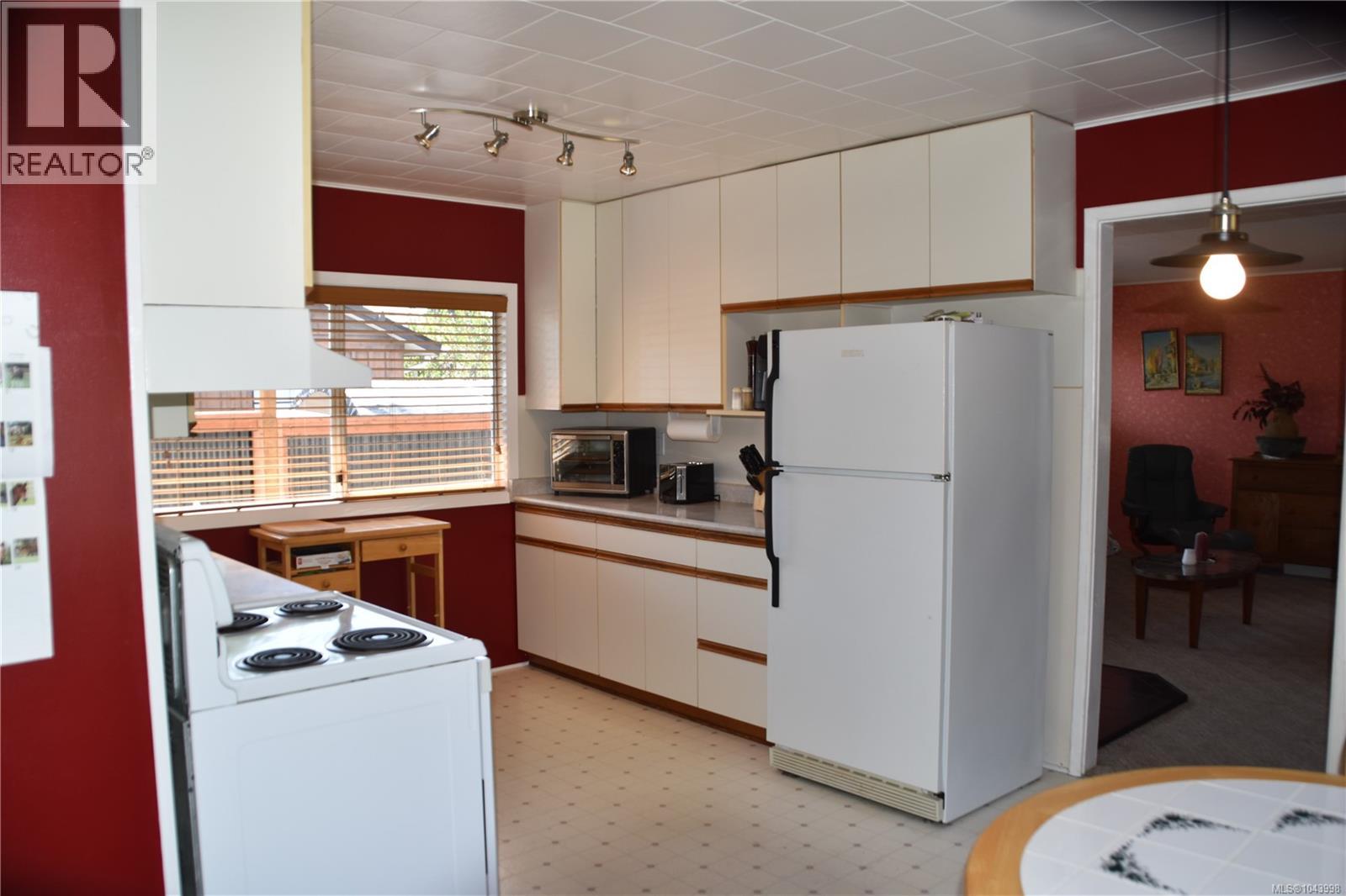 46 Pinder Ave - 5