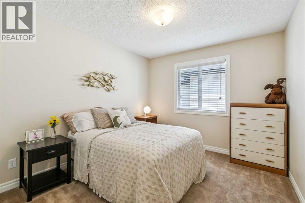 101 Drake Landing View - 33