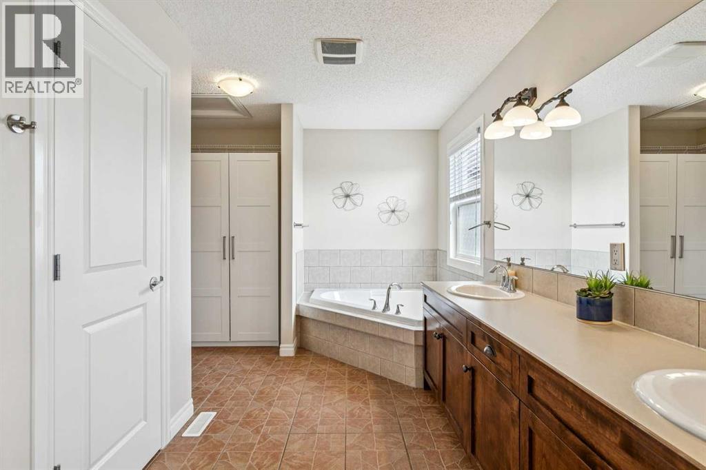 101 Drake Landing View - 28