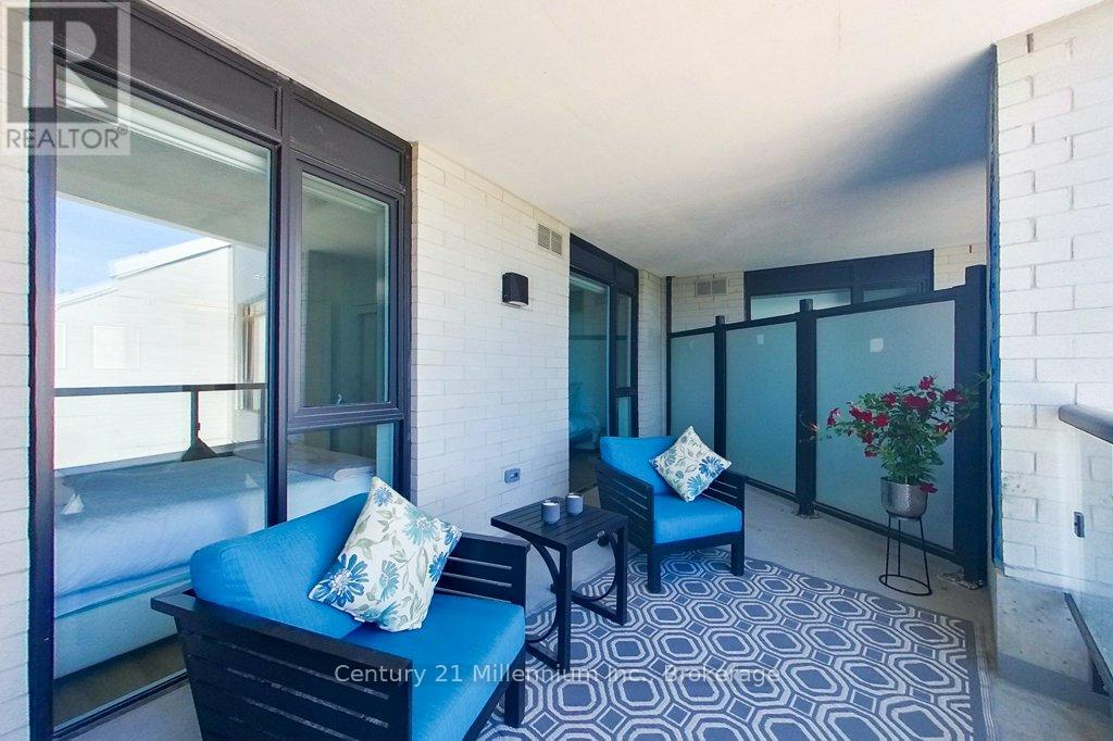 #501 31 HURON STREET - 12