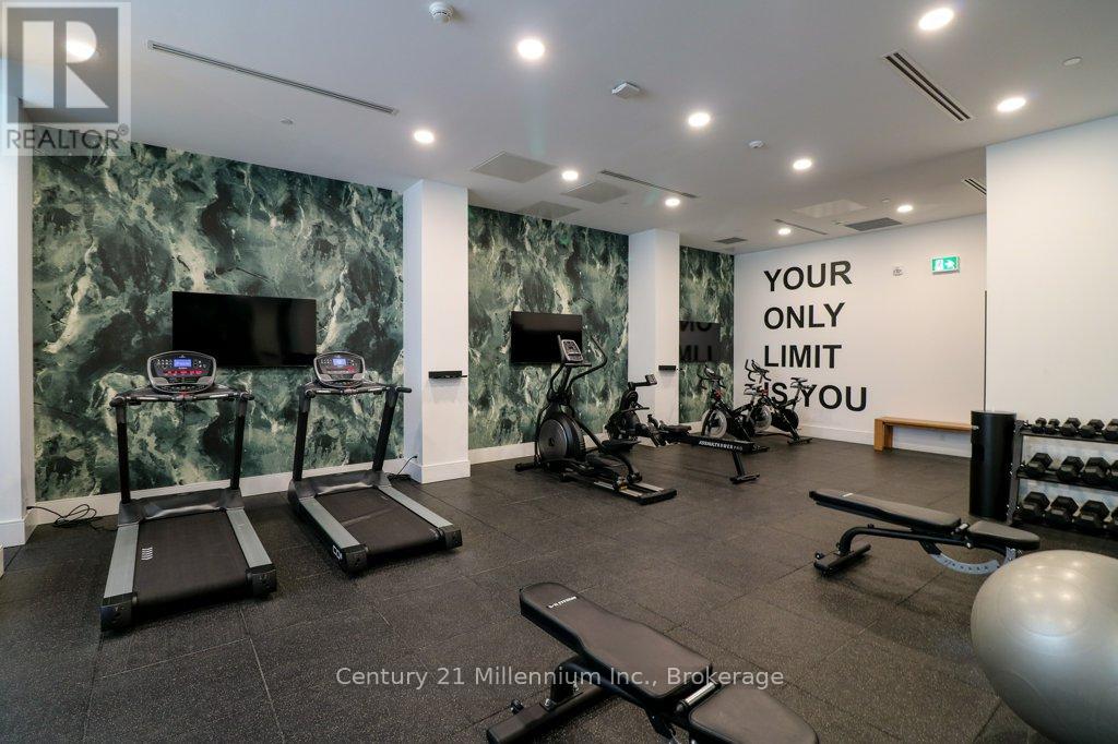 #501 31 HURON STREET - 25