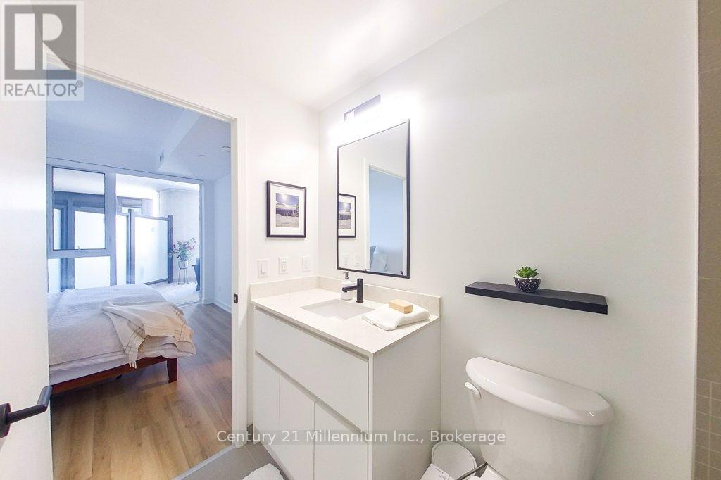 #501 31 HURON STREET - 17
