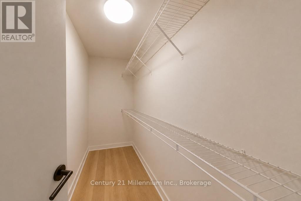 #501 31 HURON STREET - 18