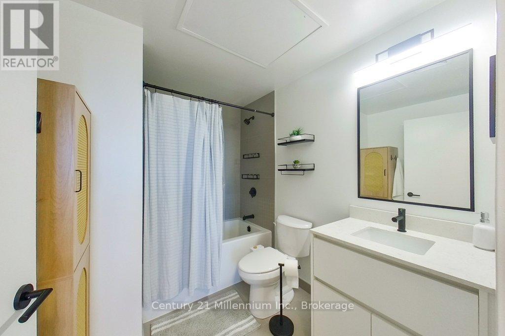 #501 31 HURON STREET - 14