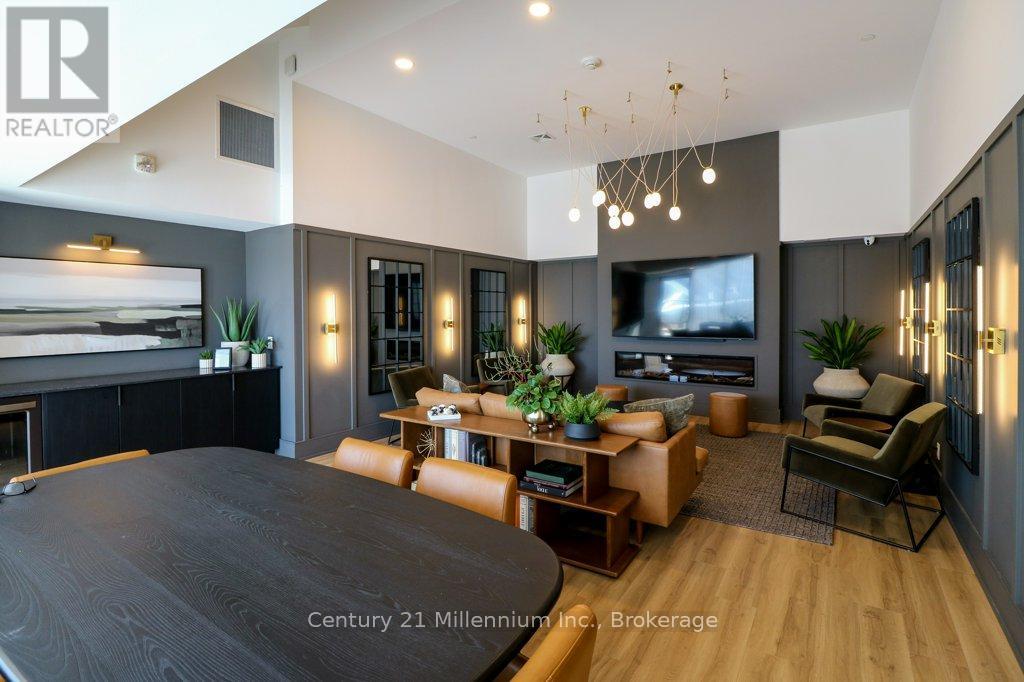 #501 31 HURON STREET - 30