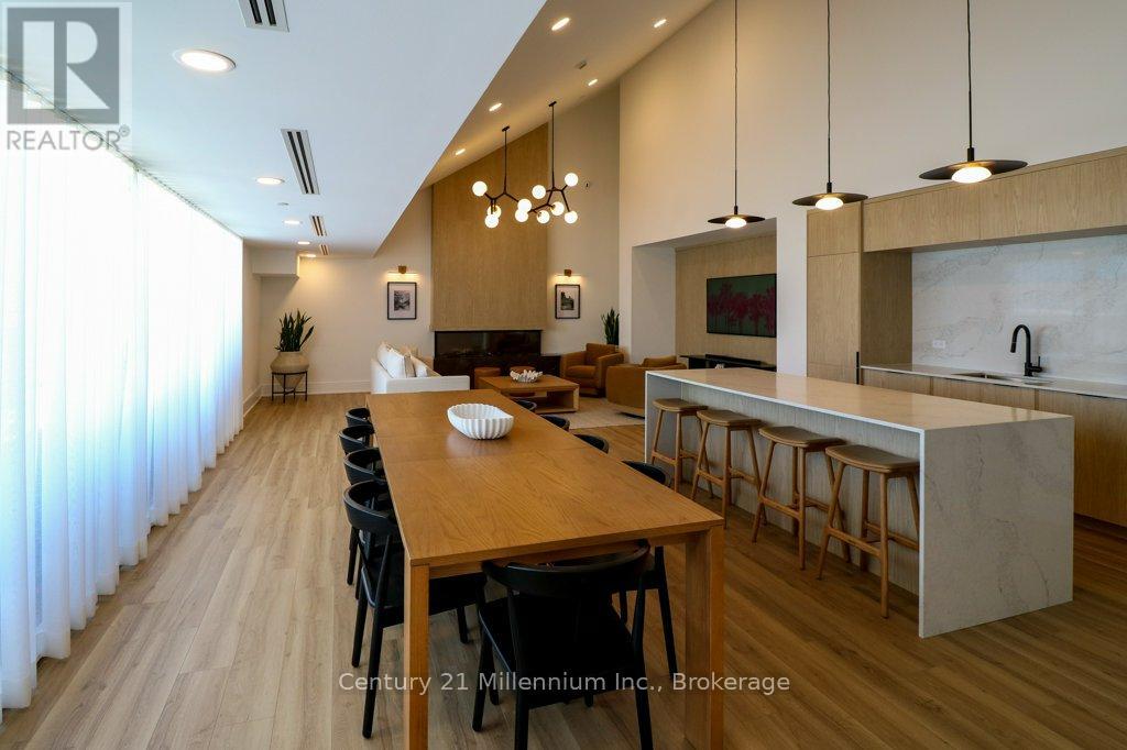 #501 31 HURON STREET - 31